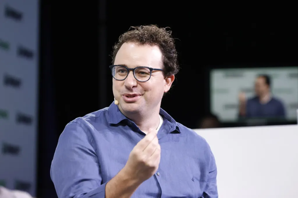 Разработчик Claude подал заявку на IPO