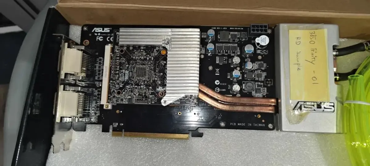 Коллекционер продаёт прототип Asus Radeon HD 3850 Trinity с тремя GPU