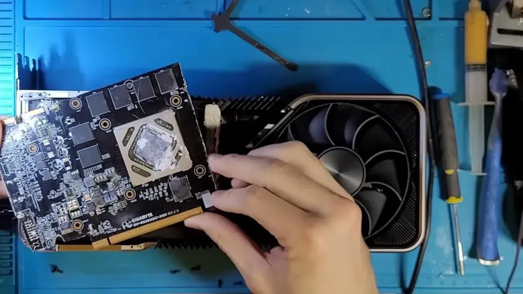 Энтузиаст купил под видом GeForce RTX 3090 старую плату Radeon
